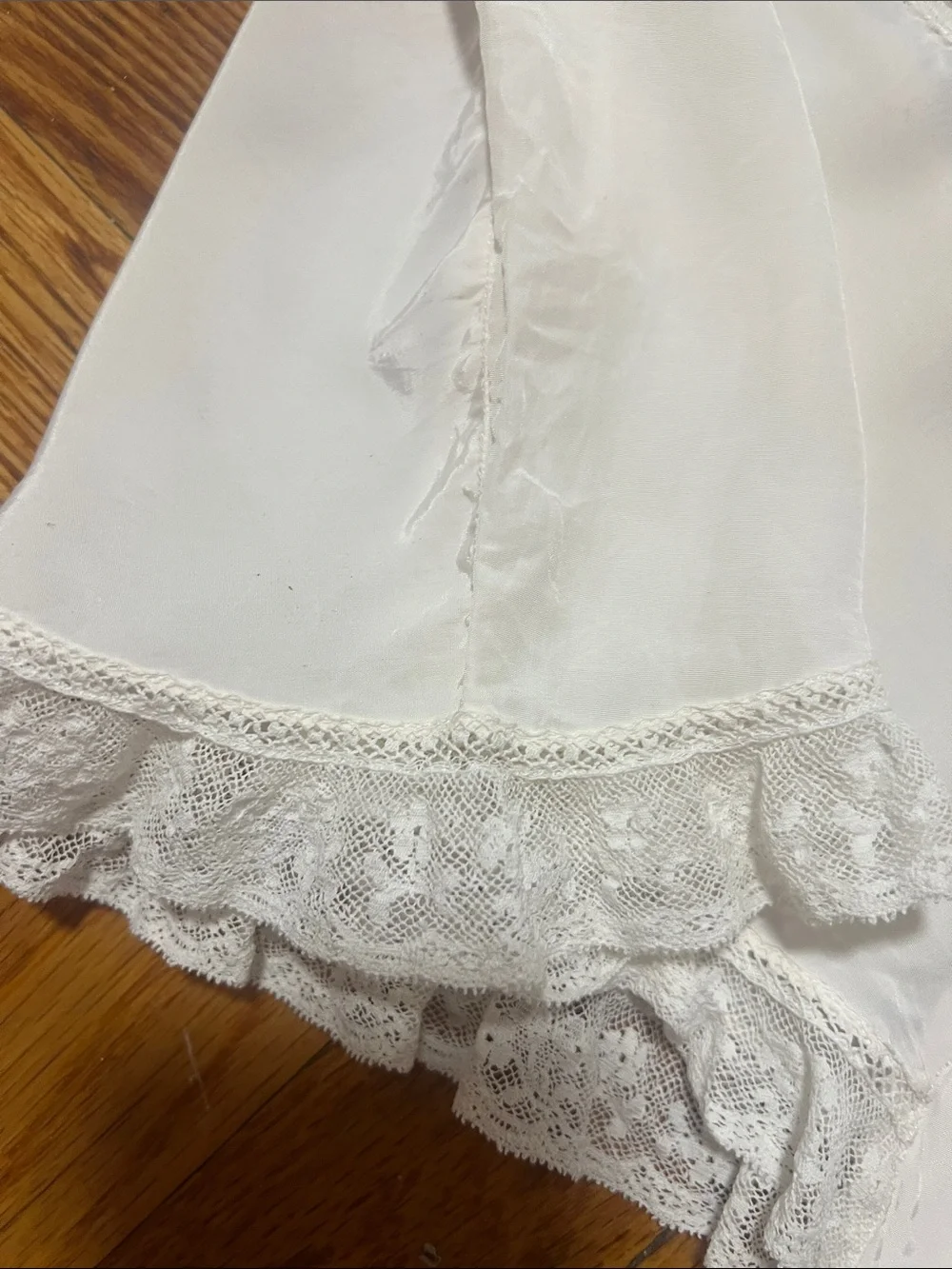 ArtDeco Lace-Trim High-Waist Satin underwear Shorts - White/ cream